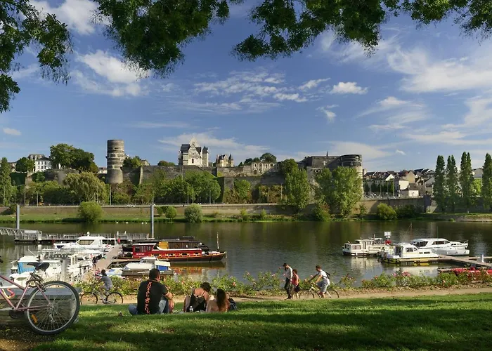 Hyper Centre Rue De La Roe Angers